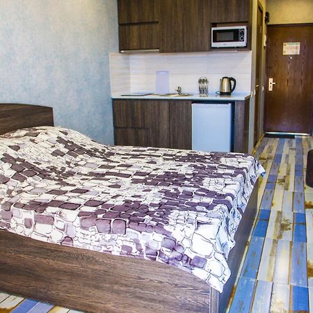 Apartament Denis In Apart-Otel Residenc Батуми Экстерьер фото
